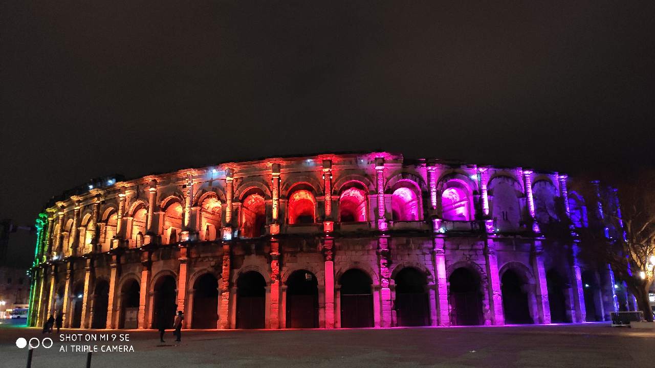 Illumination Pour Noel Des Arenes De Nimes Photos Mi Community Xiaomi